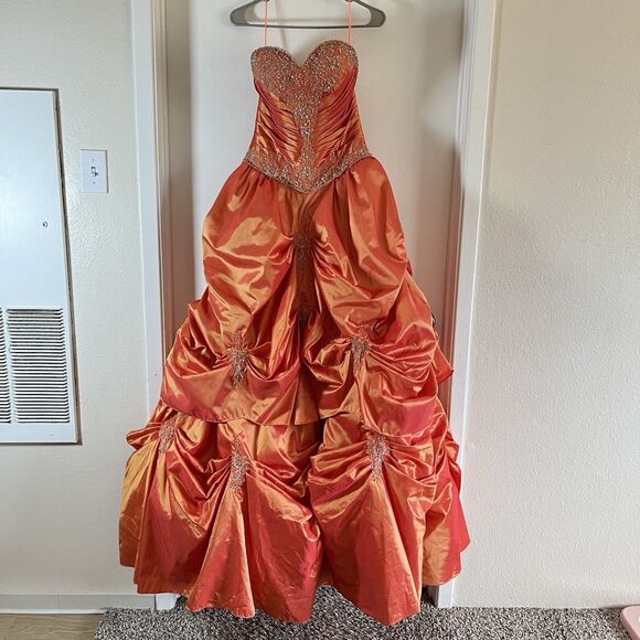 MARY'S FORMAL QUINCEANERA/PROM DRESS Sz 8 Beaded - Picture 4 of 16